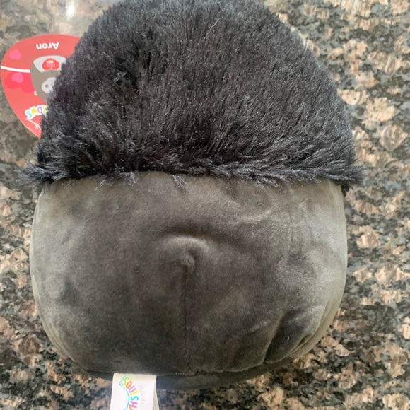 Squishmallows Aron gorilla early release 2023 Valentines 8 inch - Picture 2 of 5